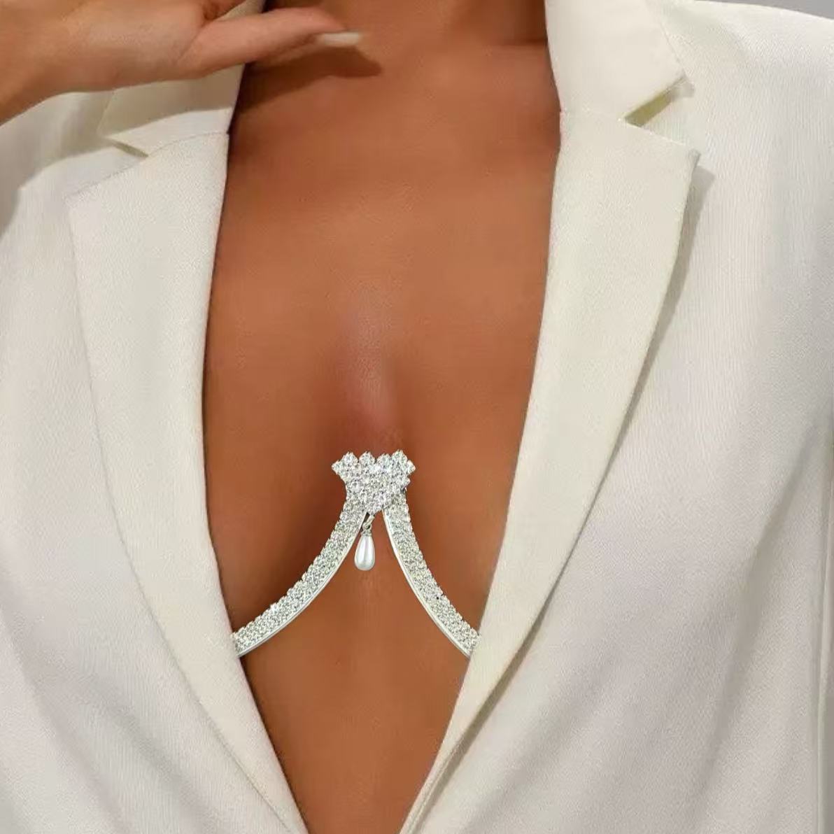Body Jewelry Necklace - قلادة حمالة صدر نسائية بتصميم قلب